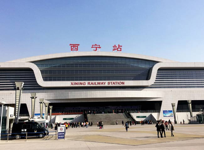 高明西宁高铁站